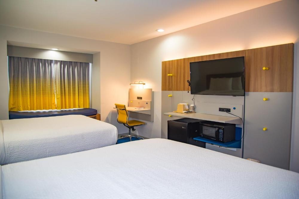 Microtel Inn & Suites by Wyndham Daphne Image 12