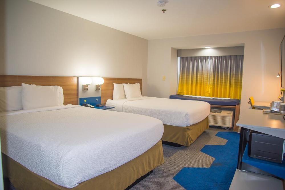 Microtel Inn & Suites by Wyndham Daphne Image 13