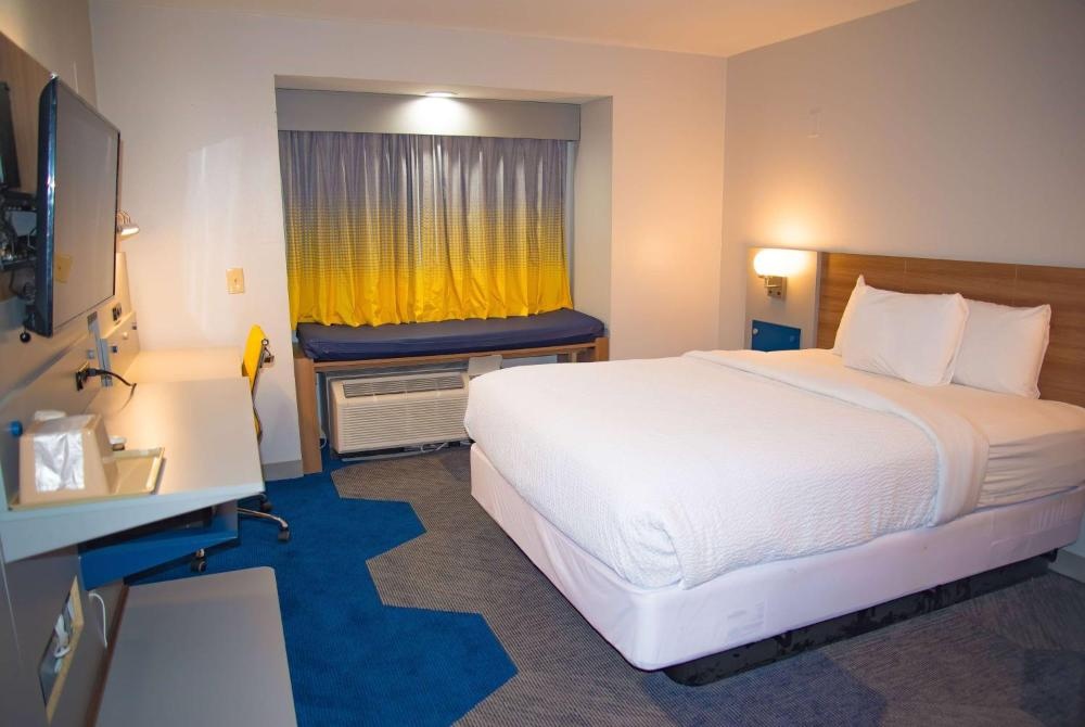 Microtel Inn & Suites by Wyndham Daphne Image 21