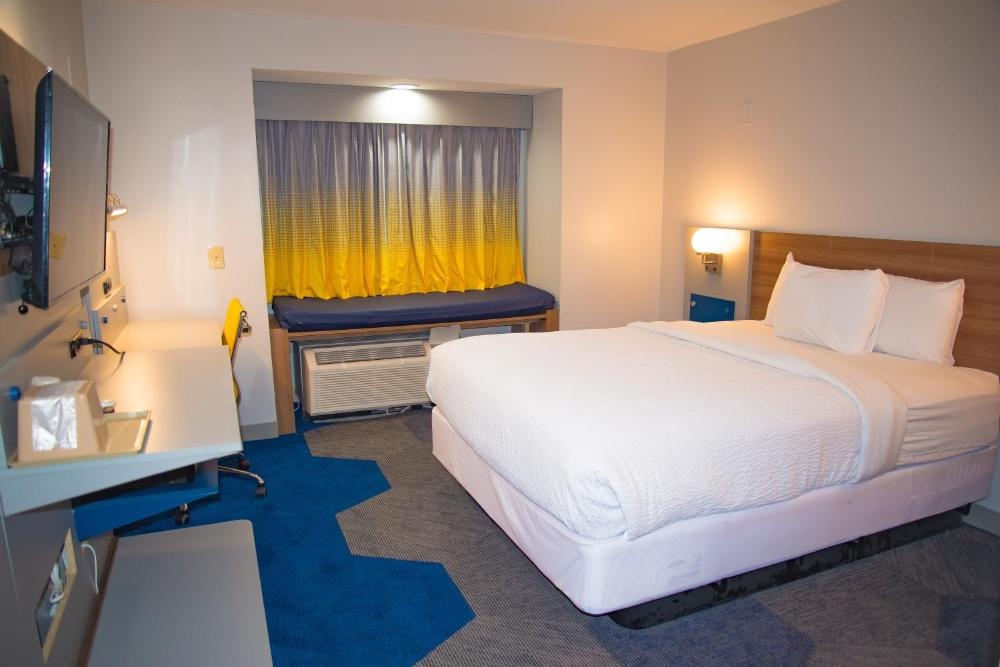 Microtel Inn & Suites by Wyndham Daphne Image 22