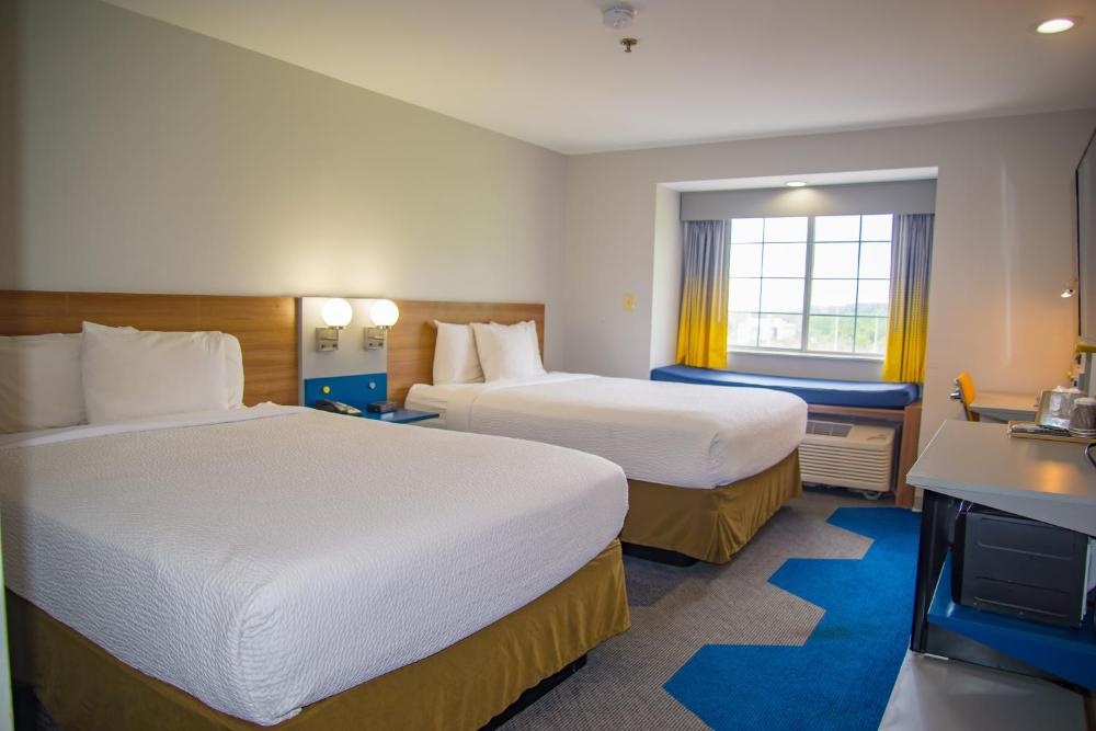 Microtel Inn & Suites by Wyndham Daphne Image 7