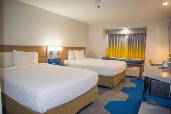 Microtel Inn & Suites by Wyndham Daphne image 13