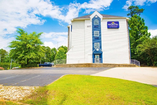 Microtel Inn & Suites by Wyndham Daphne image 3